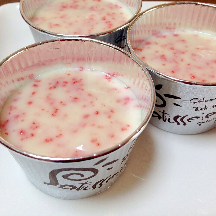 カップ入りで いちごのホワイト生チョコ レシピ 作り方 By うーころちゃん 楽天レシピ